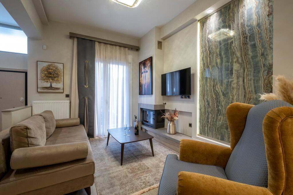 Maison De Luxx A10, Cozy Apartment With Garden In Larissa Exteriör bild